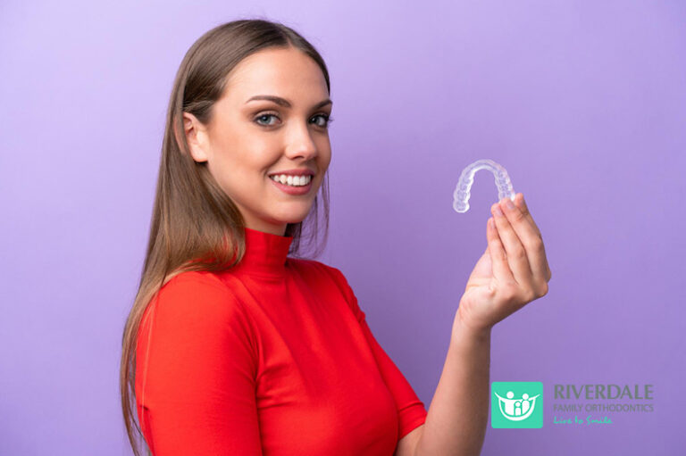 Will Rubber Bands Make My Invisalign Treatment More Noticeable?